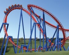 四川內江游樂場設備發生故障，導致一臺“完美風暴”游樂設施停擺