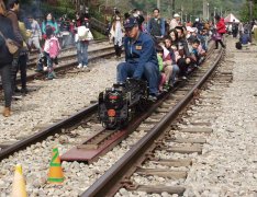 我們經營游樂設備的老板如何應對陰雨天氣？