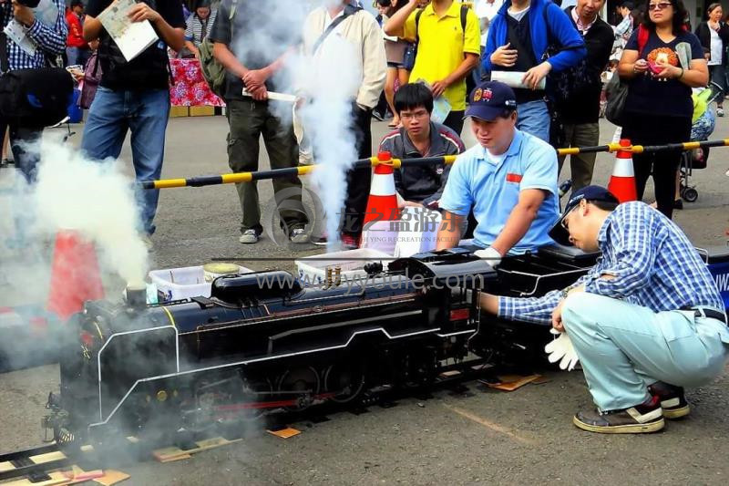 軌道小火車游樂(lè)設(shè)備