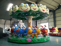 在旋轉(zhuǎn)飛椅游樂設(shè)備的日常保養(yǎng)中，應(yīng)注意以下幾點(diǎn)